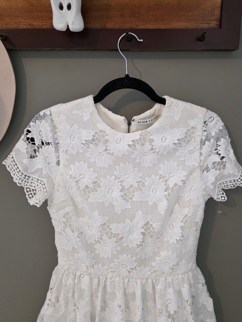 Alice + Olivia Floral Lace Fit & Flare Dress Wedding Formal Special Occasion - Picture 4 of 16